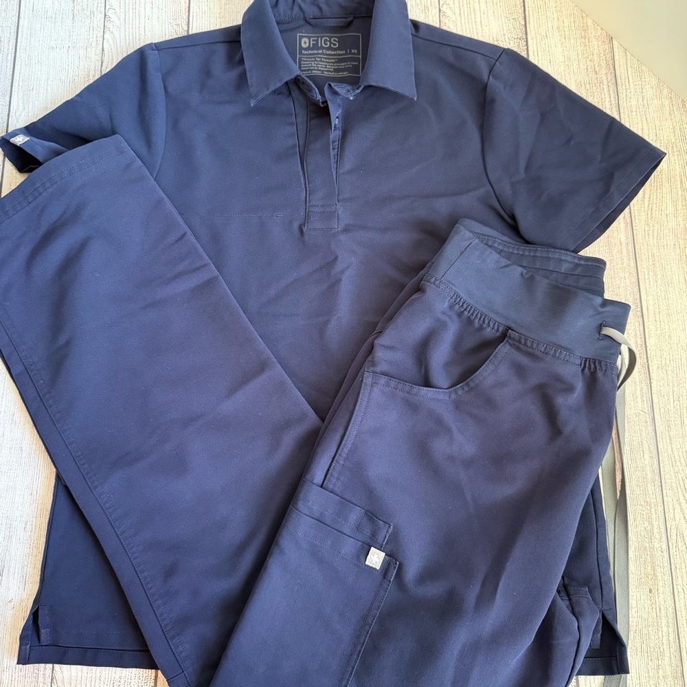 FIGS Technical Collection Navy Scrub Set Top Pants XS/ Small